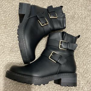 Women’s combat boots